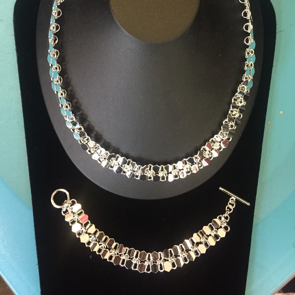 SALE! Silver plated necklace and bracelet set 001